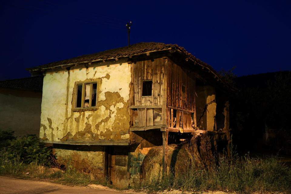 <p>An abandoned house stands in the village of Gornja Kamenoca, near the southeastern town of Knjazevac, Serbia, Aug. 15, 2017. (Photo: Marko Djurica/Reuters) </p>