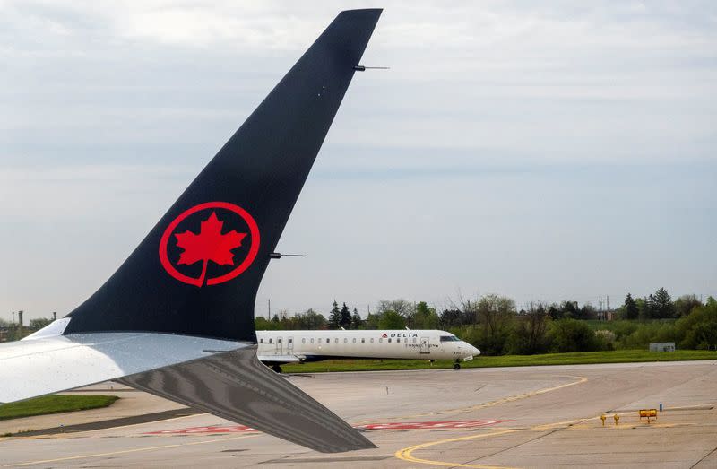 FILE PHOTO: Air Canada planes in Toronto