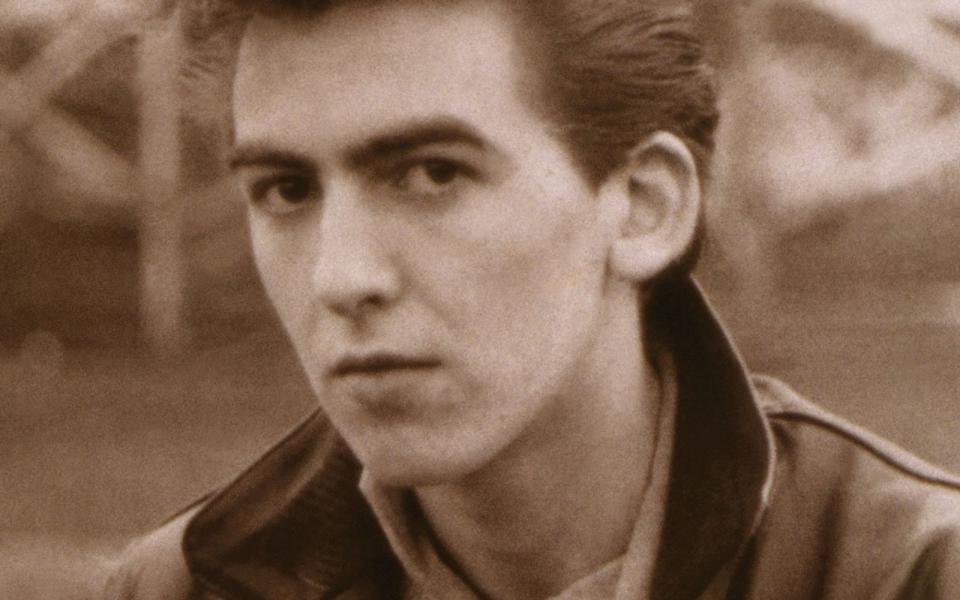 Er begann eine Lehre als Elektriker, ging aber bereits mit 17 mit den Beatles auf Tournee: George Harrison träumte schon früh von einer Musikkarriere. (Bild: ARTE / Metropolitan Filmexport)