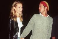 Sie waren eines der Traumpaare der 90-er: Brad Pitt und Gwyneth Paltrow lernten bei den Dreharbeiten zum David-Fincher-Thriller "Sieben" (1995) kennen und lieben. Sie waren sogar verlobt, Paltrow löste die Verbindung aber 1997. (Bild: Brenda Chase / Online USA, Inc. / Getty Images)