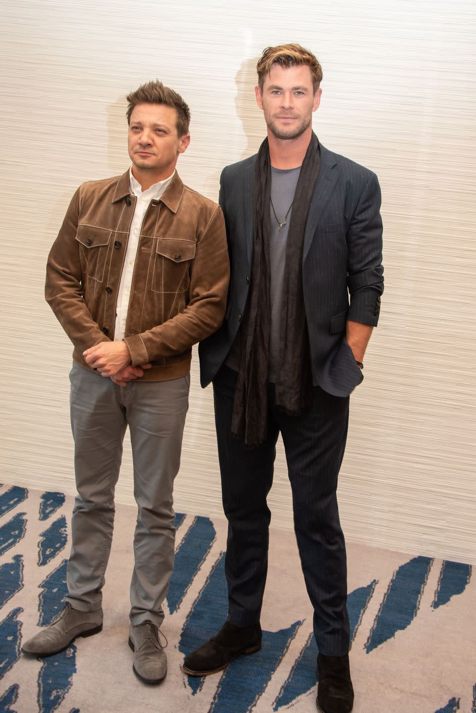 jeremy renner, chris hemsworth