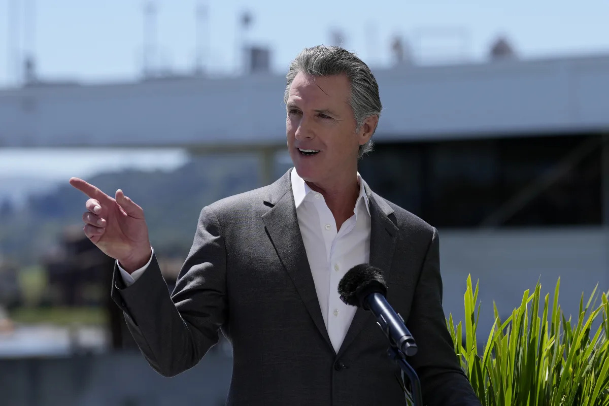 Newsom, Lombardo trade blows over gas prices