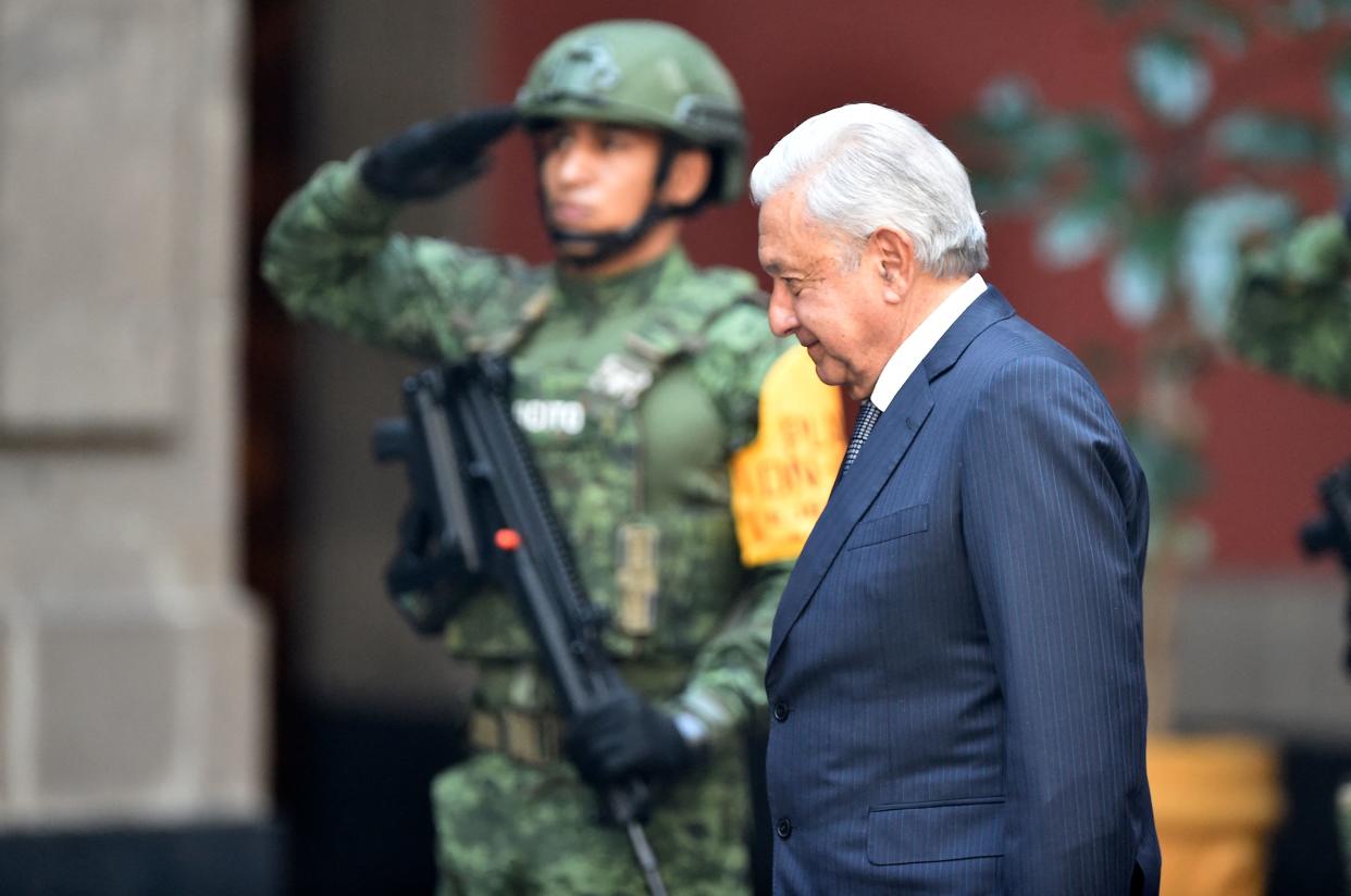 El presidente de México, Andrés Manuel López Obrador (AMLO) en el 109 aniversario de la muerte de Francisco y Madero. | Foto: CLAUDIO CRUZ/AFP via Getty Images