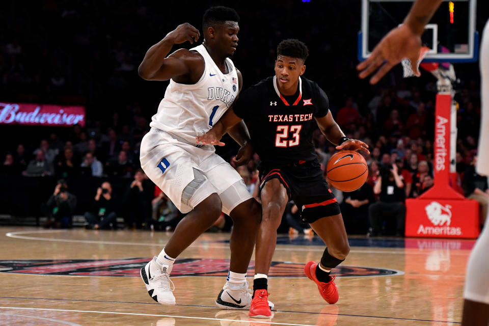 NEW YORK, NY - DECEMBER 20: Jarrett Culver #23 of the Texas Tech Red Raiders moves the ball against Zion Williamson #1 of the Duke Blue Devils in the first half at Madison Square Garden on December 20, 2018 in New York City. (Photo by Lance King/Getty Images)