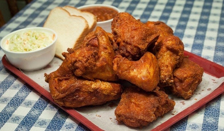 Gus’s world famous hot and spicy fried chicken is a Memphis tradition.