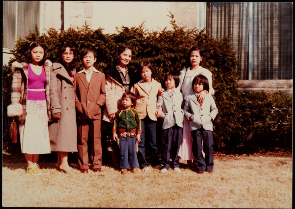 Erin Phuong Steinhauer, fourth from the right, with her family in Lancaster, Pa., in 1980.