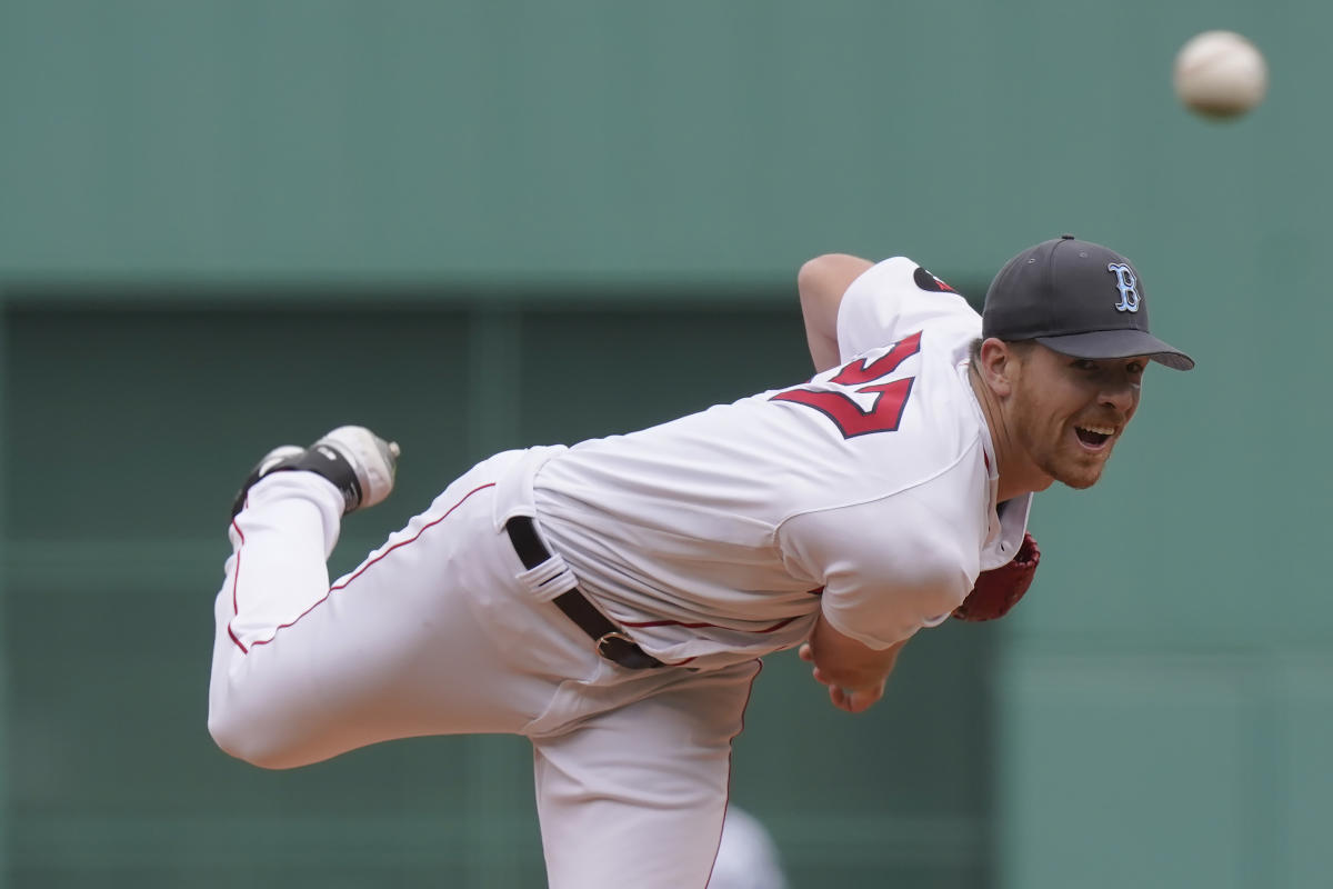 Nick Pivetta DOMINATES in relief, striking out 7 over 4 shutout