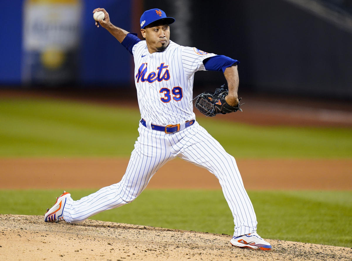 Edwin Díaz throws off mound; return to Mets uncertain