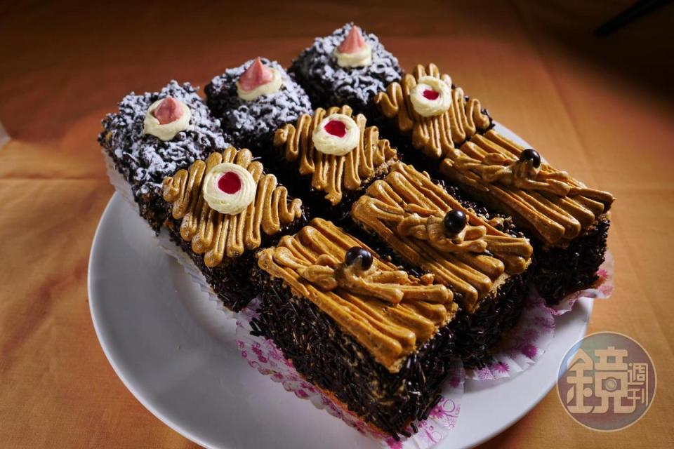 「巧克力蛋糕」，口感鬆綿略甜，還帶一點鹹味。（印尼盾7,500元／塊，約NT$15）