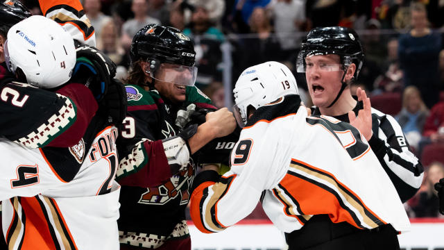 Anaheim Ducks' Trevor Zegras upset over blindside cross-check from Coyotes  vet Jay Beagle - ESPN