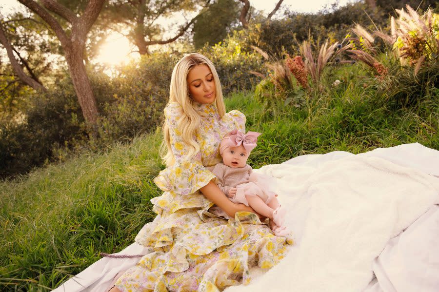 Paris Hilton shares adorable first photos of daughter London 008