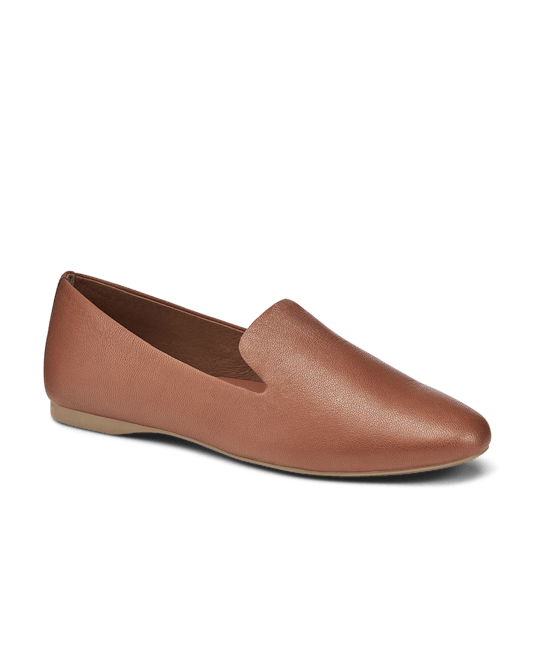 <p><a href="https://go.redirectingat.com?id=74968X1596630&url=https%3A%2F%2Fbirdies.com%2Fproducts%2Fwomens-flats-starling-whiskey-brown-leather&sref=https%3A%2F%2Fwww.townandcountrymag.com%2Fstyle%2Ffashion-trends%2Fa62139873%2Fbirdies-hummingbird-ballet-flats-review%2F" data-i13n="elm:affiliate_link;elmt:premonetized" rel="sponsored" target="_blank" data-ylk="slk:Shop Now;elm:affiliate_link;elmt:premonetized;itc:0;sec:content-canvas" class="link rapid-noclick-resp rapid-with-clickid etailiffa-link">Shop Now</a></p> <p>The Starling Flats</p> <p>birdies.com</p> <p>$150.00</p>