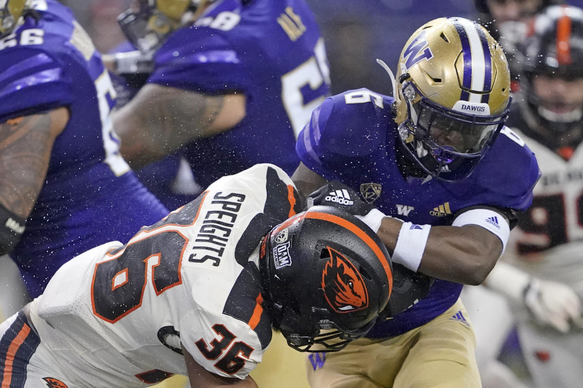 Pac-12 defends ruling on controversial spot in Oregon State's loss to Washington