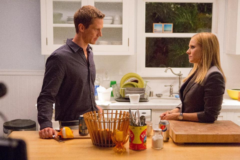 This image released by Warner Bros. Pictures shows Jason Dohring, left, and Kristen Bell in a scene from "Veronica Mars." (AP Photo/Warner Bros. Pictures, Robert Voets)