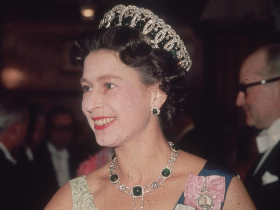 A young Queen Elizabeth wearing a crown