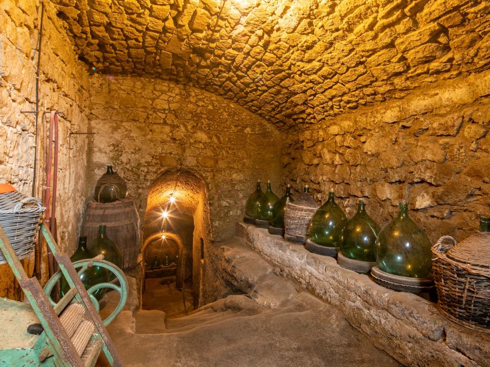 Cantina sotterranea.