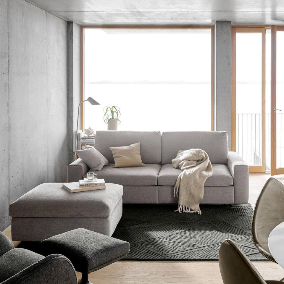 <p>BoConcept, à partir de 4949€</p><br><a href="https://www.boconcept.com/fr-fr/taylor/499016504803143.html" rel="nofollow noopener" target="_blank" data-ylk="slk:Acheter;elm:context_link;itc:0;sec:content-canvas" class="link ">Acheter</a><br><a href="https://www.elle.fr/Deco/Pieces/Salon/Meubles-objets/Canape-convertible-design#xtor=AL-541" rel="nofollow noopener" target="_blank" data-ylk="slk:Voir la suite des photos sur ELLE.fr;elm:context_link;itc:0;sec:content-canvas" class="link ">Voir la suite des photos sur ELLE.fr</a><br><h3> A lire aussi </h3><ul><li><a href="https://www.elle.fr/Deco/Pieces/Salon/Meubles-objets/12-beaux-canapes-pas-chers#xtor=AL-541" rel="nofollow noopener" target="_blank" data-ylk="slk:15 canapés pas chers qui paraissent 5 fois leur prix !;elm:context_link;itc:0;sec:content-canvas" class="link ">15 canapés pas chers qui paraissent 5 fois leur prix !</a></li><li><a href="https://www.elle.fr/Deco/Pieces/Petits-espaces/30-petits-canapes-pour-un-mini-interieur#xtor=AL-541" rel="nofollow noopener" target="_blank" data-ylk="slk:15 petits canapés pour un mini intérieur;elm:context_link;itc:0;sec:content-canvas" class="link ">15 petits canapés pour un mini intérieur</a></li><li><a href="https://www.elle.fr/Deco/Pieces/Salon/Meubles-objets/Canape-d-angle#xtor=AL-541" rel="nofollow noopener" target="_blank" data-ylk="slk:Des canapés d'angle aussi beaux que confortables;elm:context_link;itc:0;sec:content-canvas" class="link ">Des canapés d'angle aussi beaux que confortables</a></li><li><a href="https://www.elle.fr/Deco/Pieces/Salon/Canape-en-velours#xtor=AL-541" rel="nofollow noopener" target="_blank" data-ylk="slk:Canapé en velours : le must have d'un salon glamour;elm:context_link;itc:0;sec:content-canvas" class="link ">Canapé en velours : le must have d'un salon glamour</a></li><li><a href="https://www.elle.fr/Astro/Horoscope/Quotidien#xtor=AL-541" rel="nofollow noopener" target="_blank" data-ylk="slk:Consultez votre horoscope sur ELLE;elm:context_link;itc:0;sec:content-canvas" class="link ">Consultez votre horoscope sur ELLE</a></li></ul>