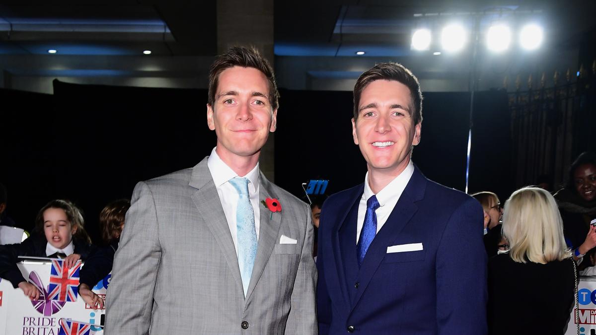 Harry Potter star Oliver Phelps calls out mistaken identity in reunion special thumbnail