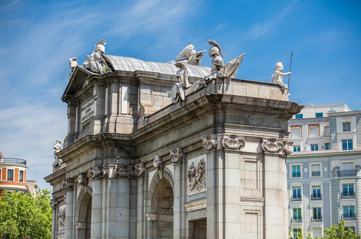 <span class="caption">Puerta de Alcalá (Madrid).</span> <span class="attribution"><a class="link " href="https://www.shutterstock.com/es/image-photo/famous-puerta-de-alcala-on-beautiful-1672824268" rel="nofollow noopener" target="_blank" data-ylk="slk:Shutterstock / Anamaria Mejia;elm:context_link;itc:0;sec:content-canvas">Shutterstock / Anamaria Mejia</a></span>