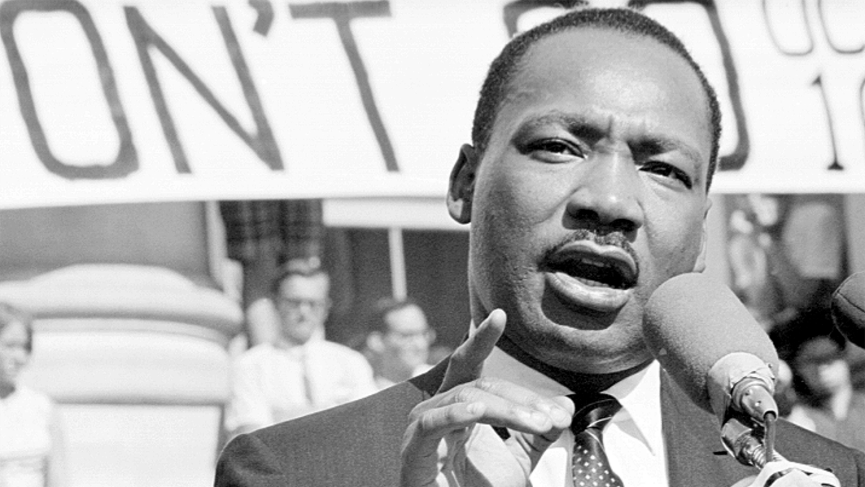 martin luther king, jr delivers a speech at uc berkeley's sproul plaza, berkeley, california