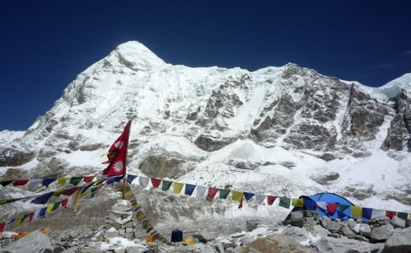 British mother dies after Mount Everest climb with daughter