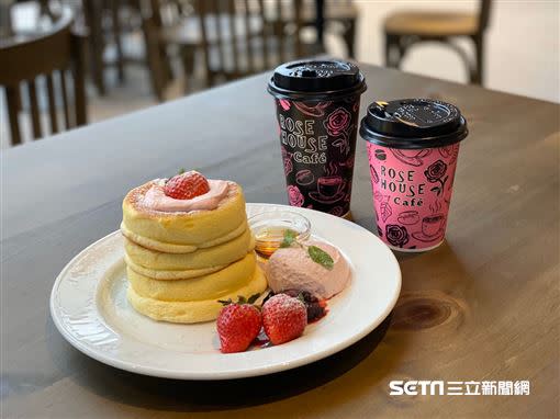 ROSE HOUSE CAFÉ是古典玫瑰園集團旗下以專業精品咖啡為主題的品牌，全新打造在戲台下喝咖啡的網美咖啡。（上圖／記者馮珮汶攝／下圖品牌提供）