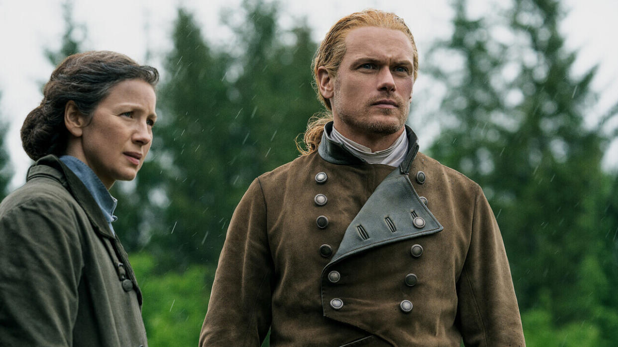  Jamie and Claire in the rain in Outlander Season 7 