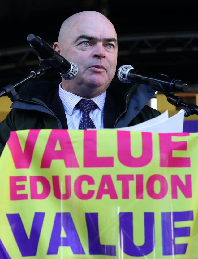 Glasgow teachers march