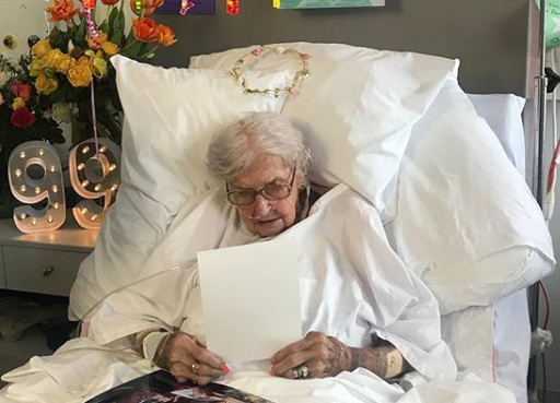 Daphne Dunne reads the letter she received from Prince Harry and Meghan Markle on her 99th birthday. Source: Instagram/Daphne_dunne