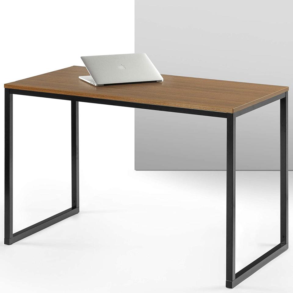 Zinus Modern Studio Collection Soho Desk. Image via Amazon.