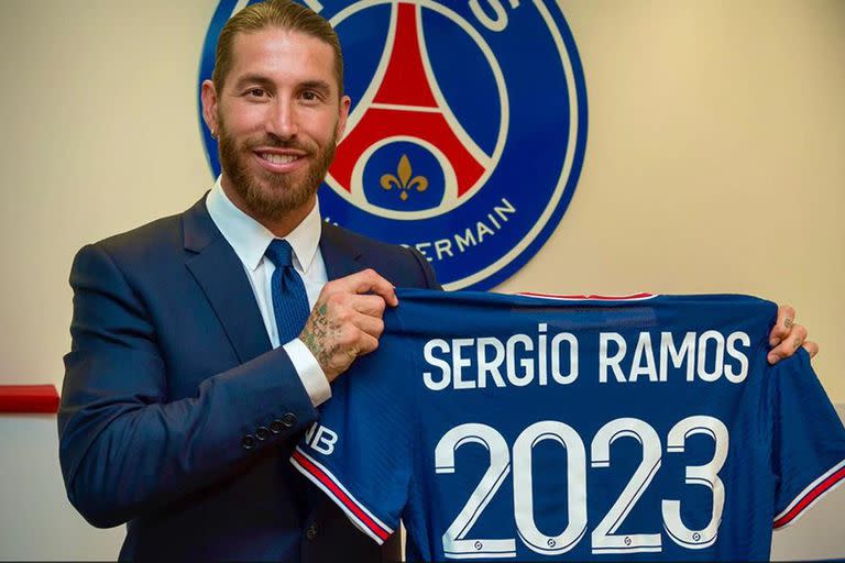 Sergio Ramos firmó un contrato por dos años con PSG, pero todavía no pudo jugar