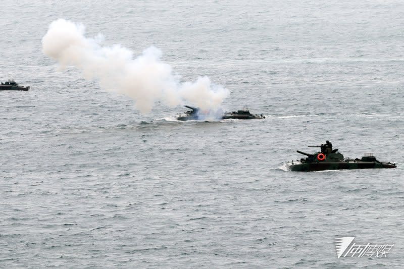 20170525-海軍陸戰隊H6砲車，上午在澎湖參與漢光33號演習實兵演練。(蘇仲泓攝)