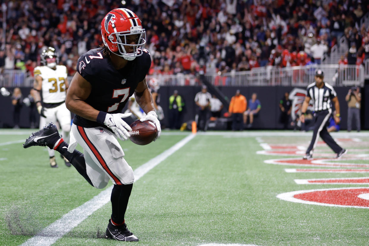 Bijan Robinson had his first career multi-touchdown game, which also resulted in the best fantasy performance of his young career. (Photo by Todd Kirkland/Getty Images)(Photo by Todd Kirkland/Getty Images)