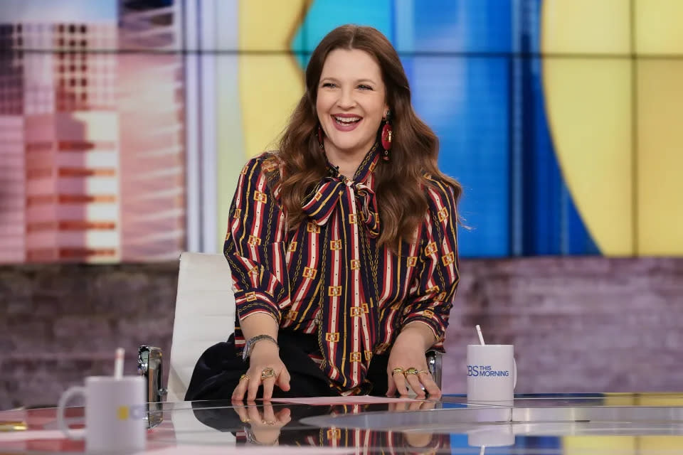 Drew Barrymore dijo que la crema correctora para el contorno de ojos Sunday Riley “cambio las reglas del juego”. ¡Y Sephora la tiene en oferta durante este Black Friday! (Foto: Getty)
