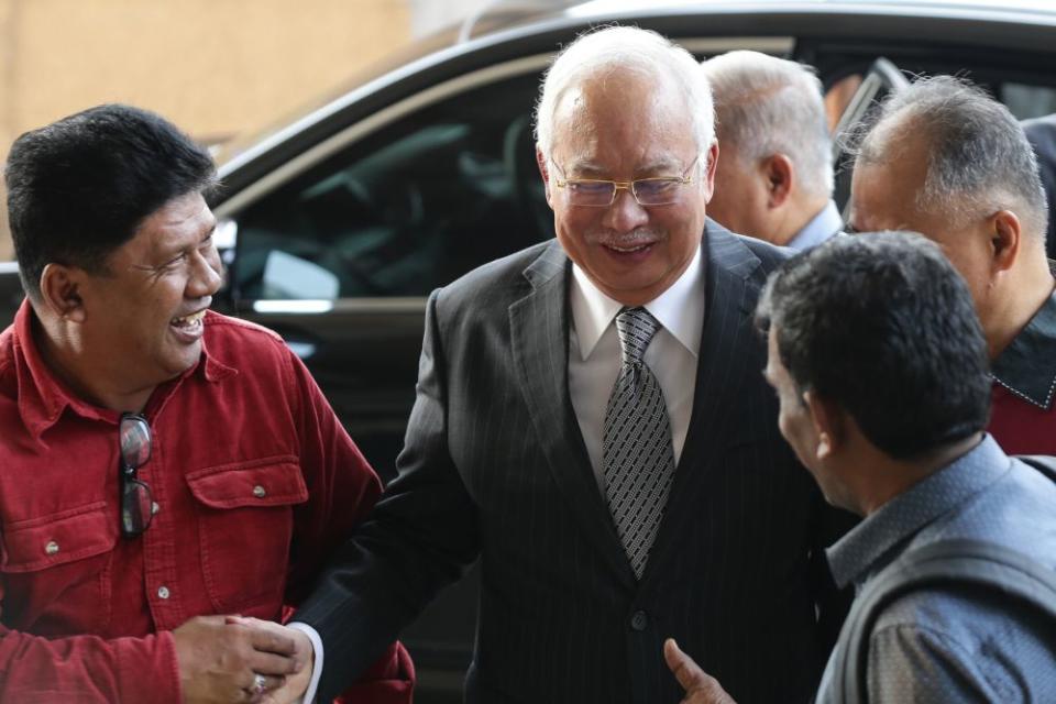 Datuk Seri Najib Razak arrives at the Kuala Lumpur High Court August 22, 2019. — Picture by Ahmad Zamzahuri