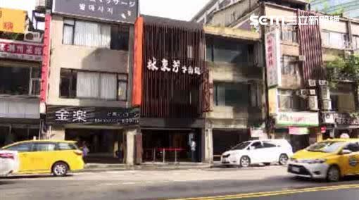 東區知名牛肉麵店林東芳也因住戶檢舉，最後棄守奢華裝潢，回到八德路重新開始。（圖／資料照）