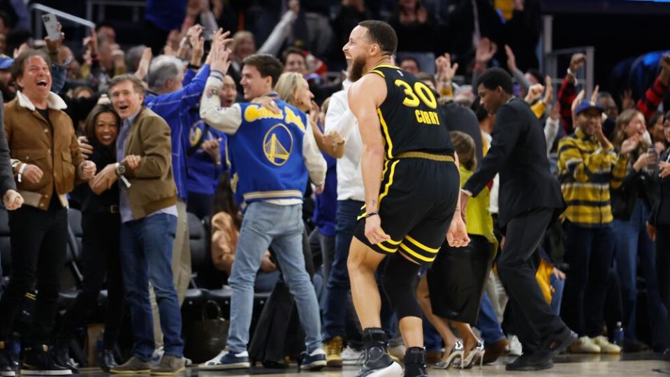 Phoenix Suns v Golden State Warriors