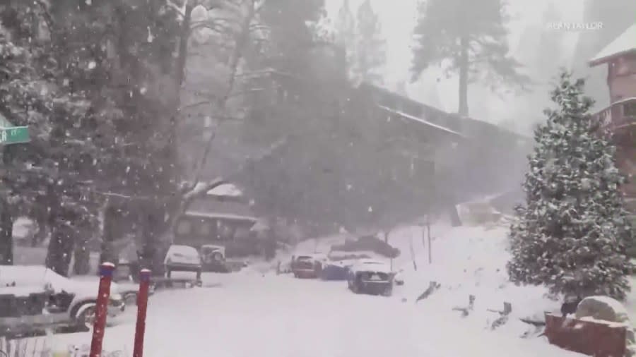 Blizzard-like conditions that have left many residents living in San Bernardino Mountain communities stranded. Feb. 28, 2023 (KTLA)