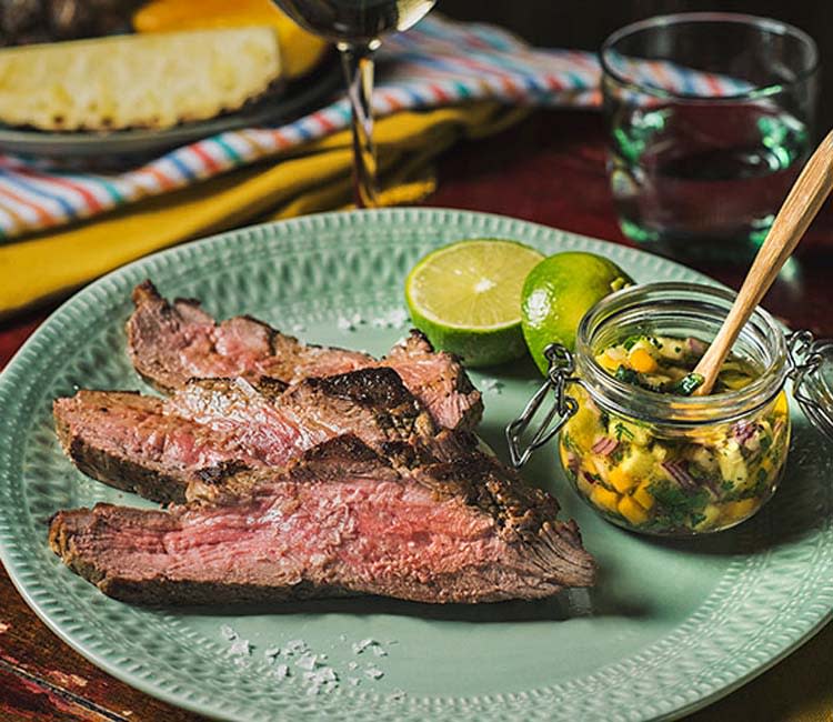 Picanha de ternera a las 5 pimientas con salsa tropical