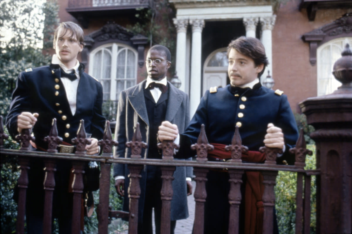Cary Elwes, Andre Braugher and Matthew Broderick on the set of Glory.<p>TriStar Pictures/Sunset Boulevard/Corbis via Getty Images</p>