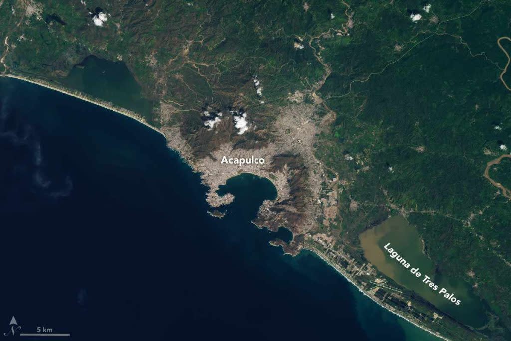Así quedó Acapulco después de la llegada del huracán Otis / Foto: NASA