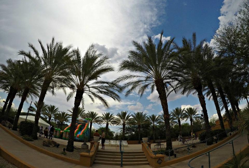 Poolside at Pointe Hilton Tapatio Cliffs Resort (Facebook)