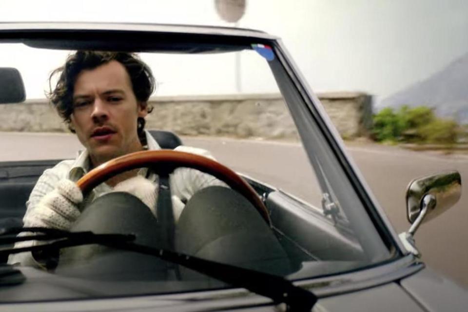 Harry Styles in the video for Golden ()