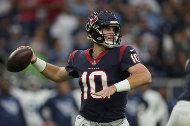 Texans lose nothing gambling 2022 on Davis Mills as the starting quarterback