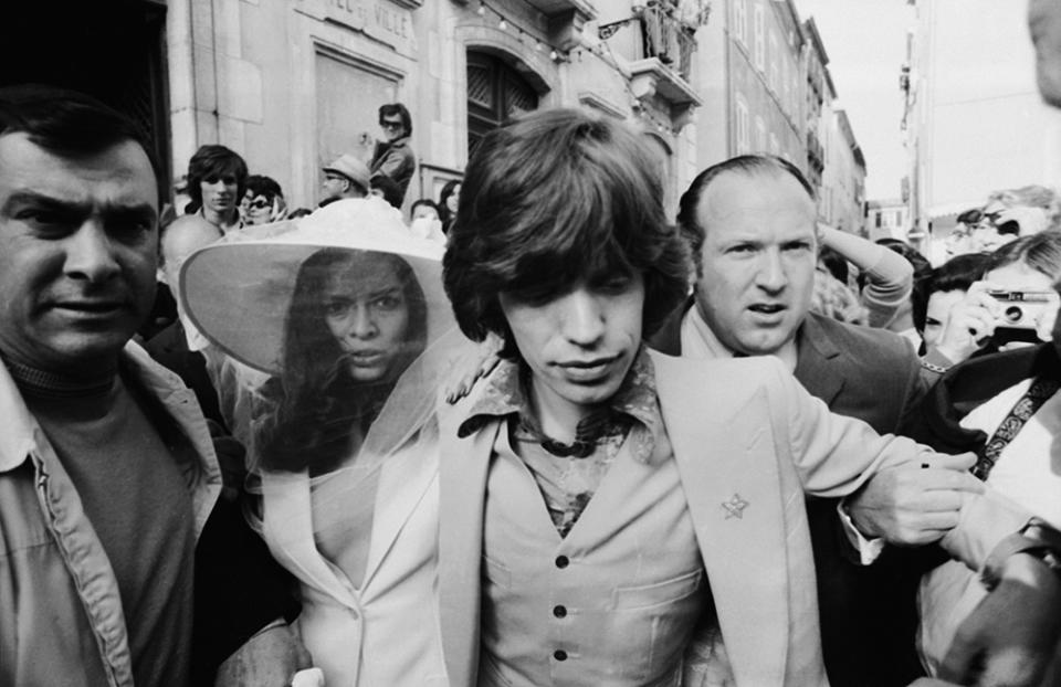 Mick and Bianca Jagger outside the town hall in St Tropez after their wedding, 14th May 1971. (Photo by Reg Lancaster/Daily Express/Hulton Archive/Getty Images)