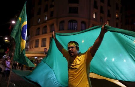 An anti-government demonstrator attends a protest against Brazil's President Dilma Rousseff in downtown of Rio de Janeiro, Brazil, April 4, 2016. REUTERS/Pilar Olivares