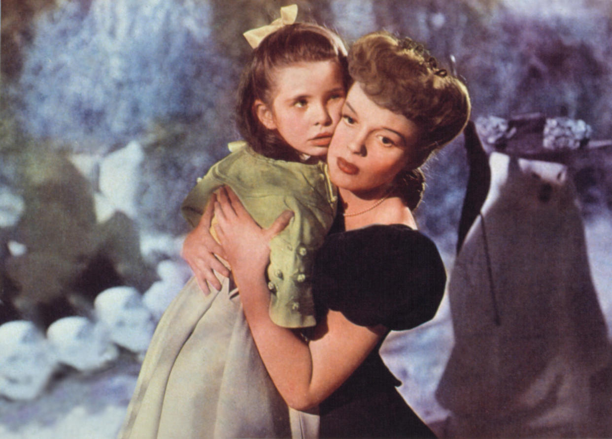 Margaret O'Brien and Judy Garland in the 1944 movie musical classic, 'Meet Me in St. Louis' (Photo: Courtesy Everett Collection)