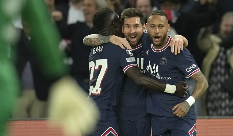 Lionel Messi scores maiden goal for PSG in 2-0 win over Manchester City