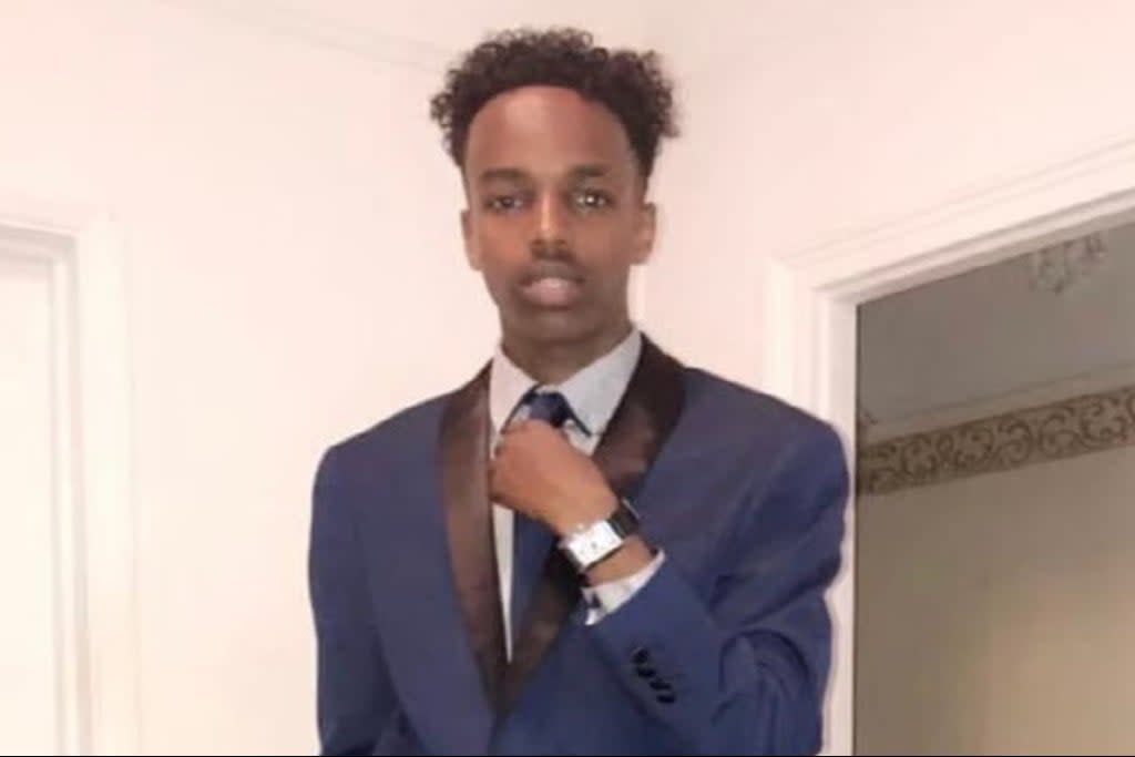 Sharmake Mohamud was found suffering gun shot wounds by a bus stop in Green Lanes  (Met Police)