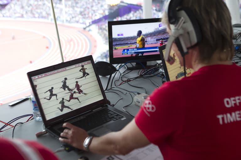 La cabina de control para los finales de las carreras de atletismo